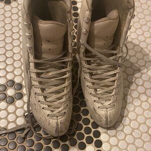 Edea chorus figure skate boots well loved